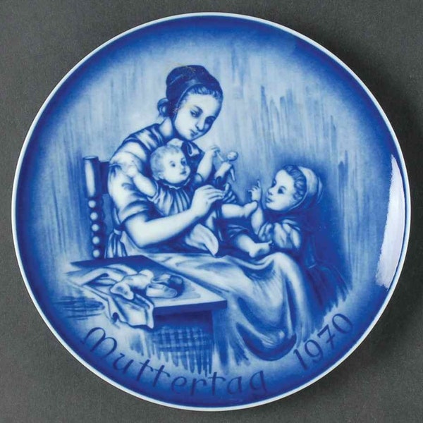 Vintage Bareuther "Muttertag 1970" Plate, Mother's Day,  Blue White Porcelain, Waldsassen, Bavaria, Artist Ludwig Richter, Dresden, Germany
