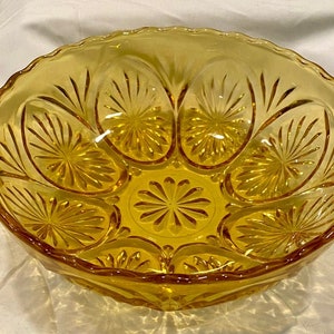 Vintage Anchor Hocking, &quot;Star Cameo&quot;, Amber Glass Salad Bowl with Single Serving Bowl, Mint Condition