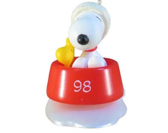 Rare Vintage Peanuts UFS Inc/Hallmark Ornament, "Winter fun With Snoopy" 1998, Hard Plastic, Mint Condition, No Original Box