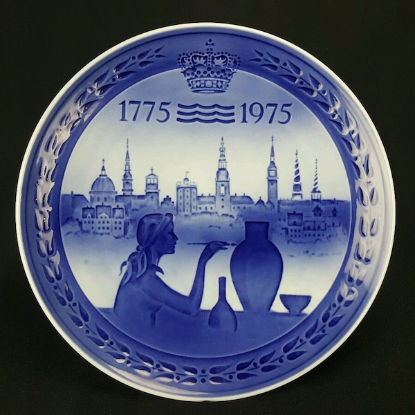 Vintage Royal Copenhagen Bicentenary Collectors Plate, 1775-1975, 200 ARS Jubilaeum