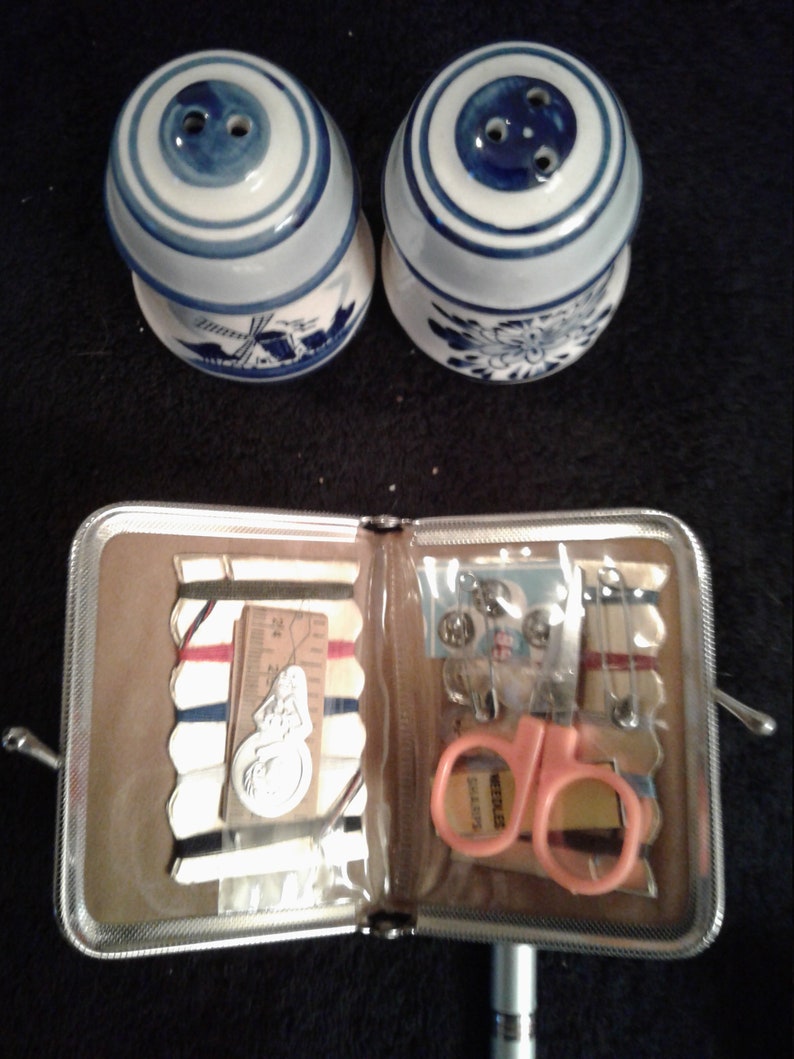 porcelaine vintage Delf, sept pièces, fabriquée en Hollande, peinte à la main, bleu et blanc classique, état de menthe image 4
