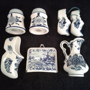 porcelaine vintage Delf, sept pièces, fabriquée en Hollande, peinte à la main, bleu et blanc classique, état de menthe image 2