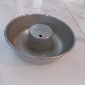 Mid Century Aluminum &#39;Jello&quot; Mold, Circa 1950s, Rare, Retro