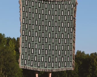 Modern Geometric Pattern Woven Blanket | 100% Cotton Jacquard Throw | Green, black, & White Retro Home Decor