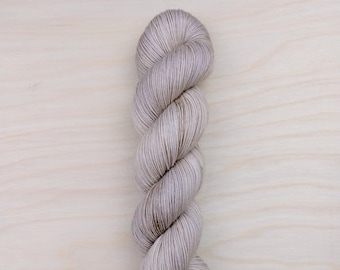 ANTIQUE - Handdyed Tonal Yarn, Pale Beige, Fingering/Sock Weight, 75/25 Merino Wool & Nylon