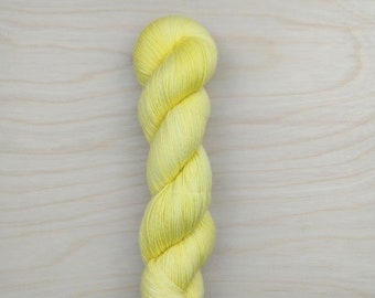 DAFFODIL - Handgefärbtes Garn in Ton, Gelb, Sockengarn, 75/25er Merinowolle & Nylon