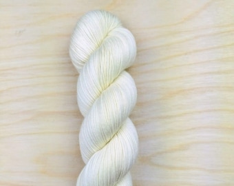 NANOOK - UNDYED White Yarn, Fingering/Sock Weight, 75/25 Merino Wool & Nylon