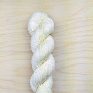 NANOOK - UNDYED White Yarn, Fingering/Sock Weight, 75/25 Merino Wool & Nylon