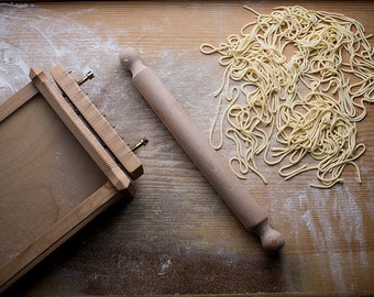 Especially Puglia - "Chitarra" pasta maker in natural wood with rolling pin