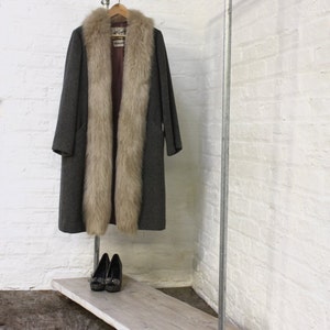 Paris Galvanised Steel Pipe Freestanding Clothes Rail / Rack with White Washed Reclaimed Wooden Shelf Mounted on Locking Rubber Castors