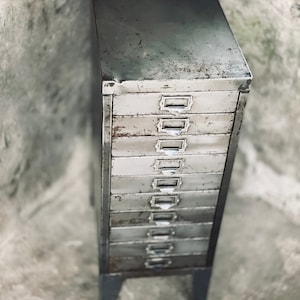 Reclaimed Vintage Urban Industrial 1950s Stripped Steel 10 Drawer Filing Cabinet with steel subject holder handles www.urbangrain.co.uk image 3