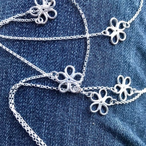 Long Sterling Silver Daisy Necklace, Daisy Chain Necklace, Open Daisy Links, Flower Jewelry, Hippie, Daisy Award Gift, Daisy Charm Jewelry