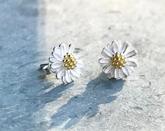 Daisy Stud Earrings, Sterling Silver Daisies, Daisy Flower Post Earrings, Botanical Nature Floral, Gold Plated Pollen, Tiny Daisy Earrings