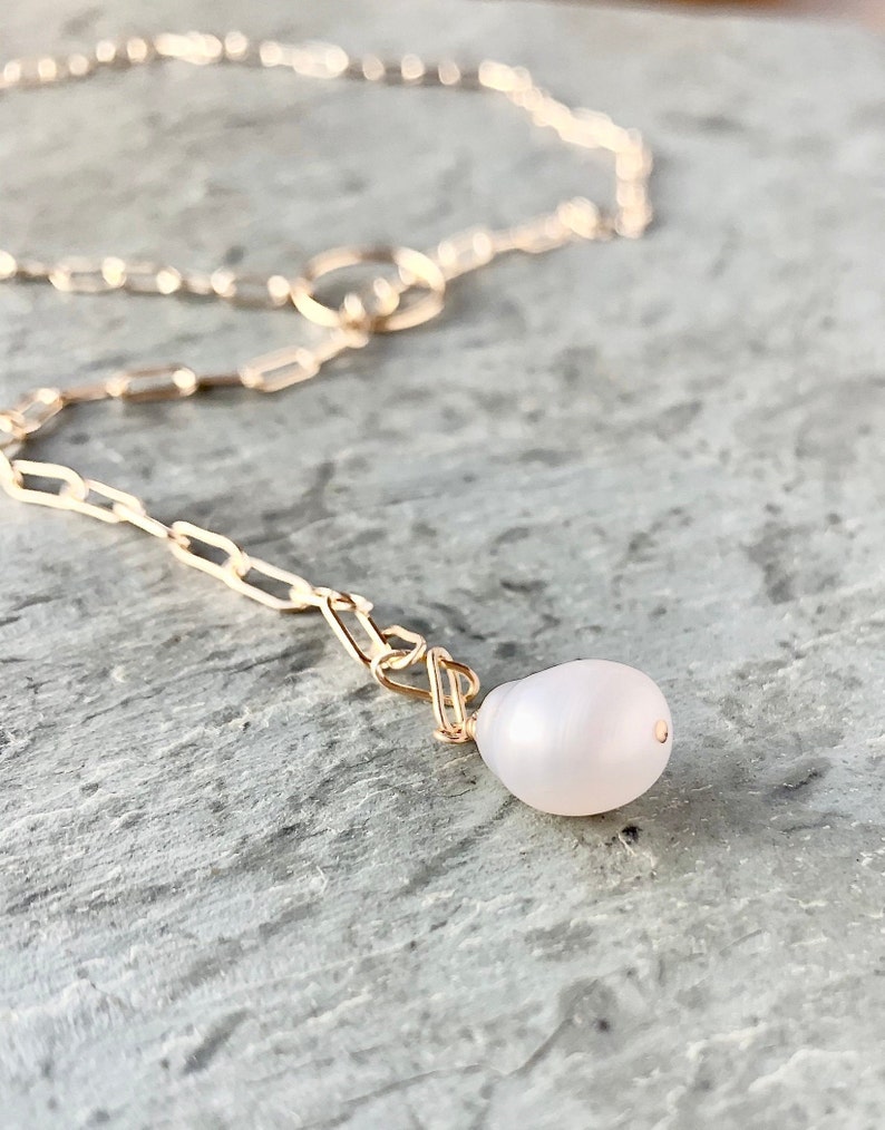 Gold Paperclip Chain Necklace with Pearl, Gold Filled Lariat Necklace with Large Pearl Drop, Baroque Pearl on Rectangle Chain, Chic Modern image 2