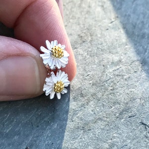 Minimalist Daisy Flower Stud Earrings, Silver and Gold Daisies, Small Daisy Post Earrings, Botanical Nature Floral, Tiny Daisy Earring, Gift