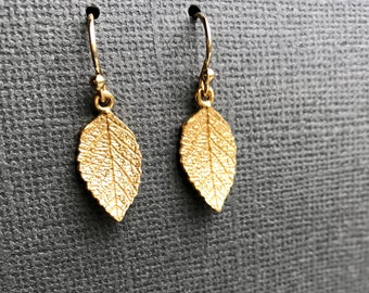 Gold Leaf Earrings, Tiny Leaf Earrings in Gold, Minimalist Drop Earrings, Gold Plated Sterling Silver, Nature Jewelry, Realistic Leaves