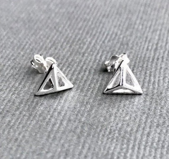 Trappenhuis Onrechtvaardig Pakistaans Zilveren piramide oorbellen open driehoek sterling studs - Etsy België Trappenhuis Onrechtvaardig Pakistaans Zilveren piramide oorbellen open driehoek sterling studs - Etsy België