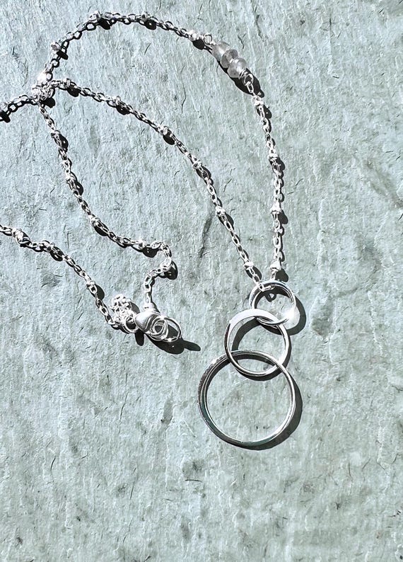 インフィニティ ネックレス 意味 Infinity Love Knot ネックレス K10 WG