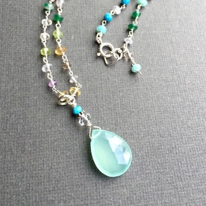 Chalcedon Anhänger, Sterling Silber, Mehrfarbige Edelstein Halskette, Rosenkranz Silberkette, Perlen Boho Halskette, Aqua Teardrop Anhänger