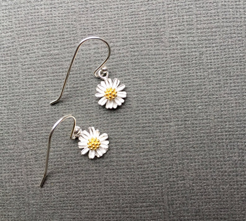 Daisy Earrings Sterling Silver Daisies Dangling Daisy Flower Etsy