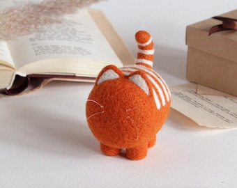 Ginger tabby cat, needle felted animals sculpture, cat lover gift, cute desk accessories