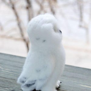 Polar owl, needle felted snowy owl collectible sculpture, realistic animal figurine, christmas gift, home office decor image 10