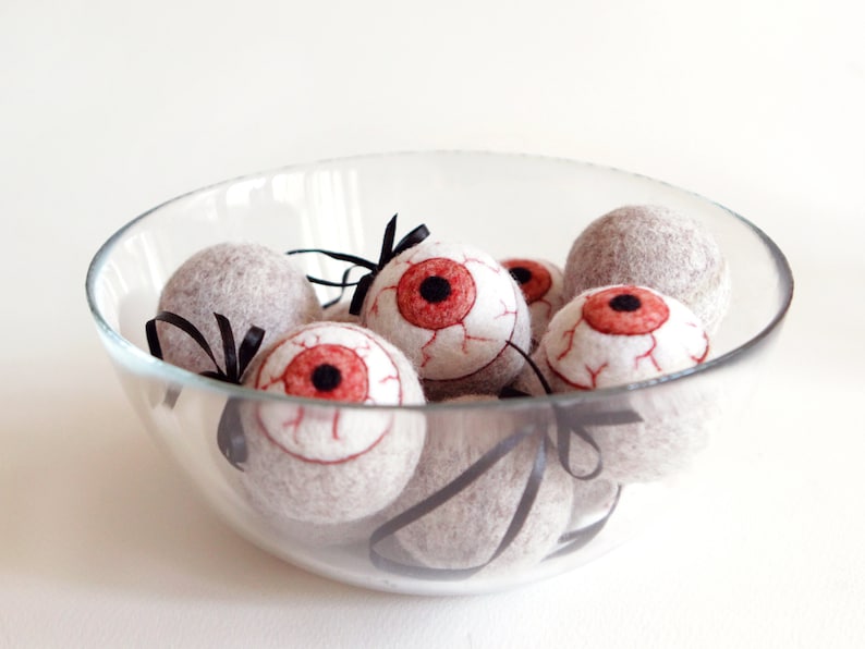 Creepy halloween decorations, Horror Eye, felted bloody eye, Halloween ornaments, needle felted eyeball, creepy decoration image 8