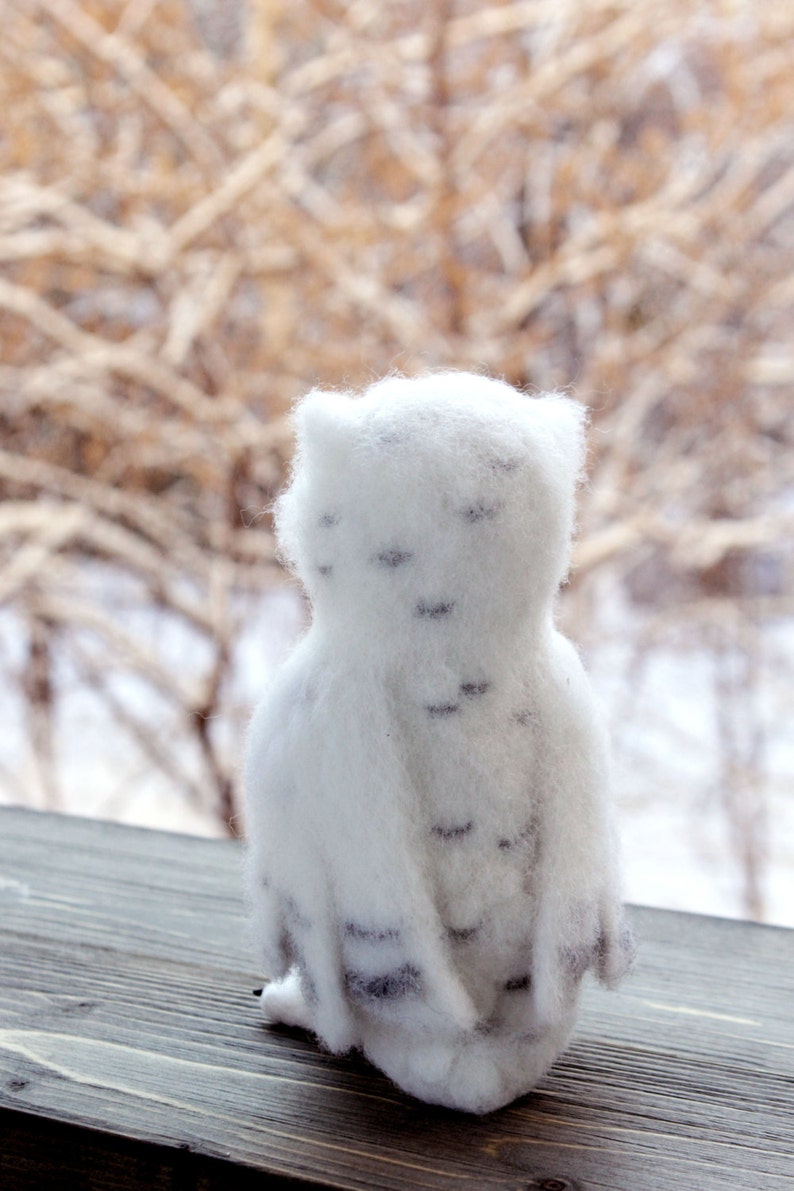 Polar owl, needle felted snowy owl collectible sculpture, realistic animal figurine, christmas gift, home office decor image 9