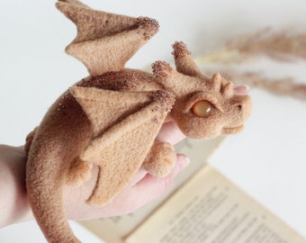 Baby dragon sculpture, cute fantasy creature, dragon doll, needle felted figurines, gift for fantasy lover, newborn photography props