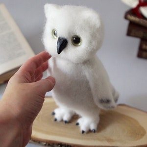 Polar owl, needle felted snowy owl collectible sculpture, realistic animal figurine, christmas gift, home office decor image 5