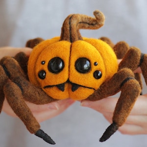 Halloween pumpkin spider monster, halloween display, creepy pumpkin decor, halloween gift, Spooky Halloween, Needle felted Ooak image 9