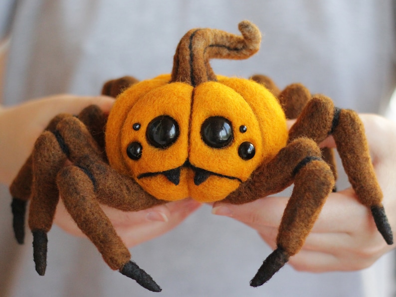 Halloween pumpkin spider monster, halloween display, creepy pumpkin decor, halloween gift, Spooky Halloween, Needle felted Ooak image 9