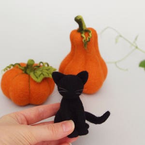 Spooky Halloween decoration, needle felted pumpkins and black cats, halloween gift, Thanksgiving decor image 2