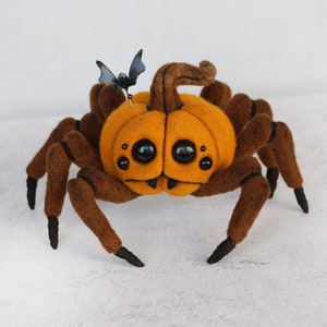 Halloween pumpkin spider monster, halloween display, creepy pumpkin decor, halloween gift, Spooky Halloween, Needle felted Ooak image 4