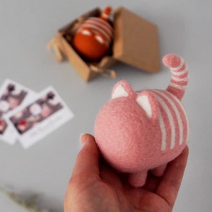 Ginger tabby cat, needle felted animals sculpture, cat lover gift, cute desk accessories pink, white stripe