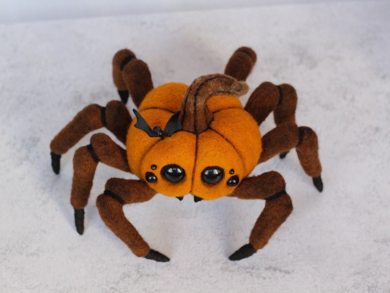 Halloween pumpkin spider monster, halloween display, creepy pumpkin decor, halloween gift, Spooky Halloween, Needle felted Ooak image 8