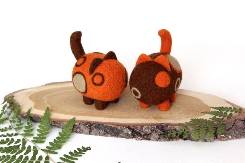 Two needle felted ginger cats, autumn decorations, fall home decor, cat lover gift, wool animals, cute desk accessories image 1