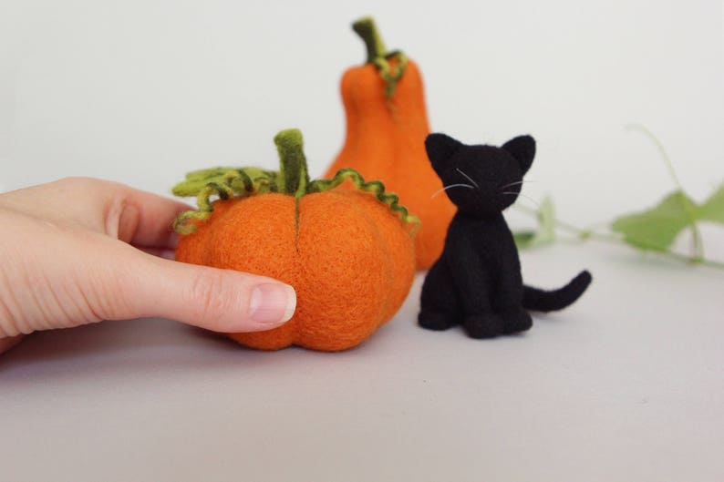 Spooky Halloween decoration, needle felted pumpkins and black cats, halloween gift, Thanksgiving decor image 3