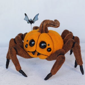 Halloween pumpkin spider monster, halloween display, creepy pumpkin decor, halloween gift, Spooky Halloween, Needle felted Ooak image 6