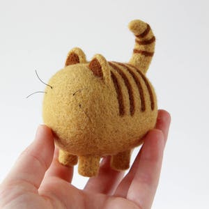 Ginger tabby cat, needle felted animals sculpture, cat lover gift, cute desk accessories beige, brown stripe