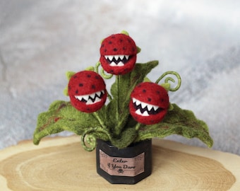 Venus flytrap plant, cute or scary gift, carnivorous plant, creepy plant, needle felted horror plant, Halloween gift