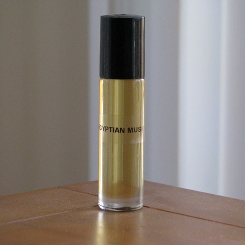thumbnail image 2 of Premium Egyptian Musk Scented Body Oil – Light, Fresh & Warm Fragrance Oil (Travel Size) 2 of 6