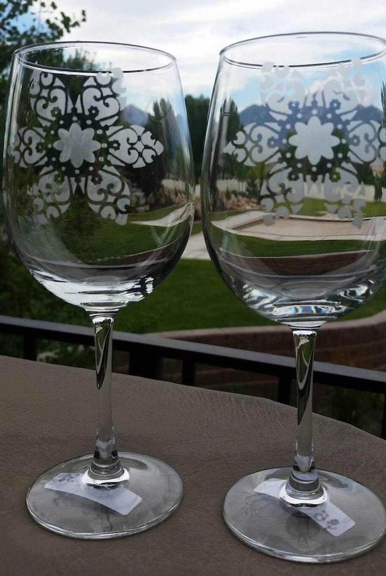 Flower Etched Wine Glasses Personalized Etched Wine Glasses Etsy
