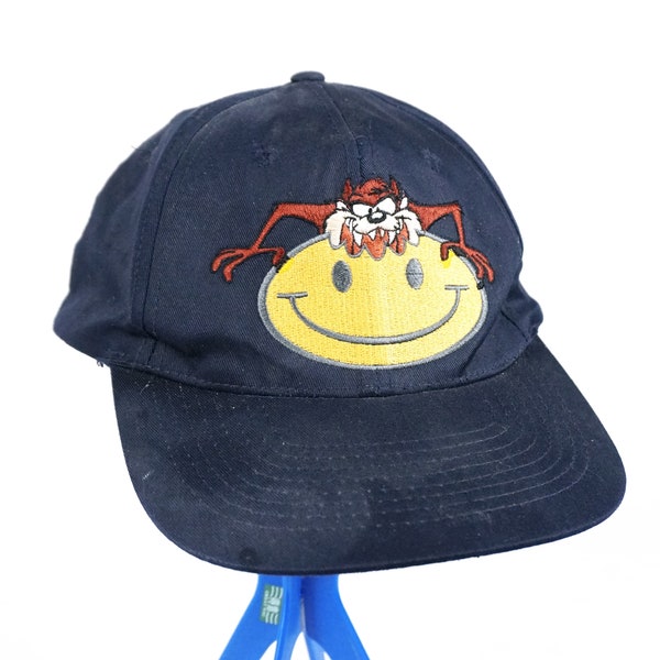 Vintage Taz Smiley Face Looney Tunes 1997 Six Flags Embroidered Snapback Hat Baseball Cap Tasmanian Devil Humor Bite Teeth Marks Souvenir