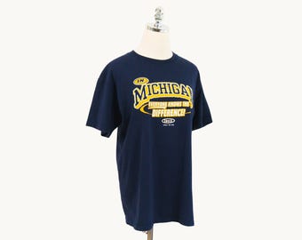 Vintage "In Michigan Everyone Knows The Difference!" Navy Blue T-Shirt Medium Smack U of M UM Wolverines NCAA Champions 90s Early 2000s 00s