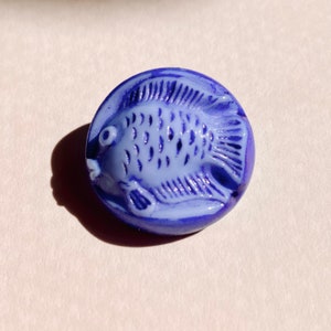 Vintage Fish Glass Button. Blue.