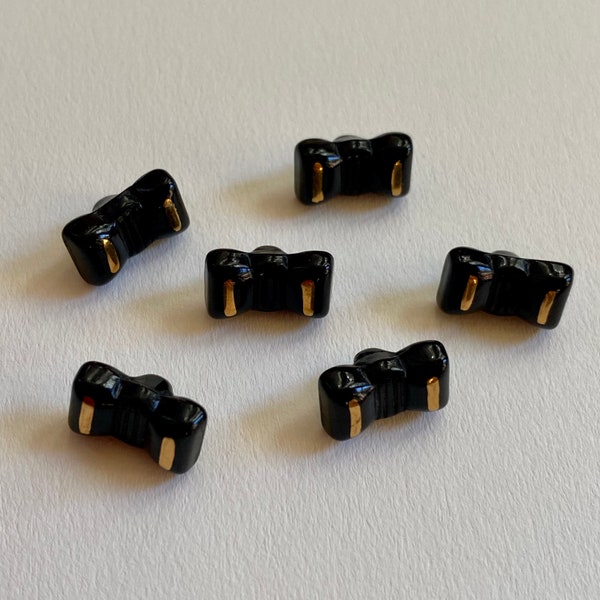 Bows. Set of 7. Cute Black Glass Buttons.