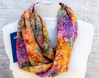 Infinity-Schal mit Tasche, Rayon-Batik-Schal in Herbstfarben, Sommerschal, versteckter Taschenschal, Infinity-Schal, leichter Schal