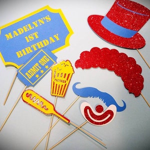 circus themed party, circus photo booth props, circus party, circus birthday, carnival theme party, first birthday party, birthday party afbeelding 2