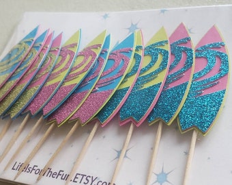 Topper pour cupcakes avec planche de surf, 12 carats. Fête de surf, décorations de fête sur la plage, fête de surf, thème de la plage, fête hawaïenne, fête tiki, choix de nourriture tropicale